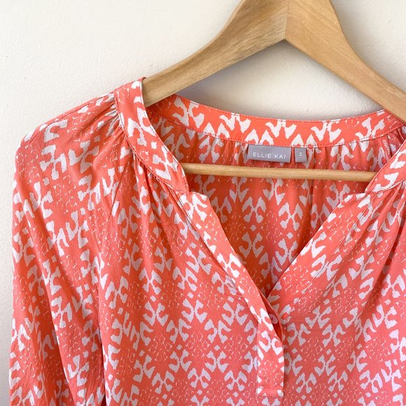 Ellie Kai Coral Pattern 3/4 Sleeve Button Down Blouse | Like New! - Picture 2 of 9